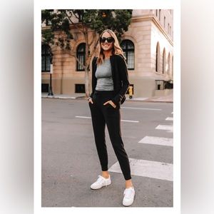 Lululemon Rulu Joggers in Black